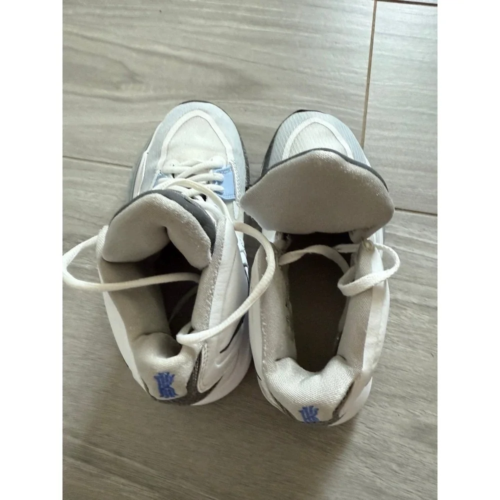 Nike Kyrie Low 5 Kids Basketball Shoes White Blue Size 4Y